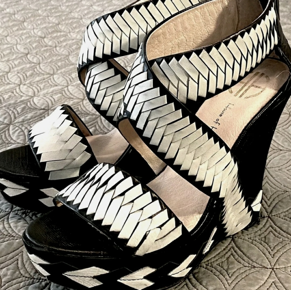 House of Harlow 1960 black and white leather wedges